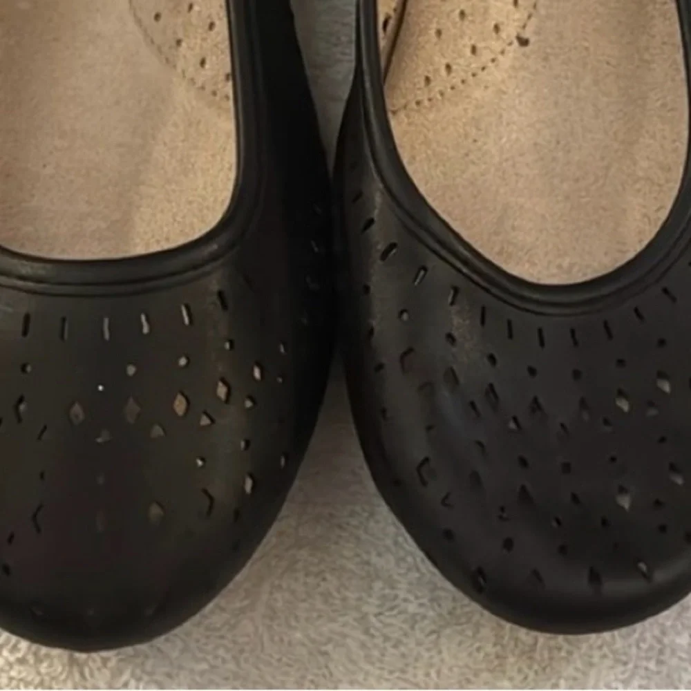 NWOT Croft & Barrow Ortho-lite Perforated Ballet Flats Cushion Insole Flexible